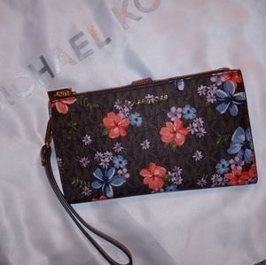 Michael Kors Large wristlet wallet floral nwt sig